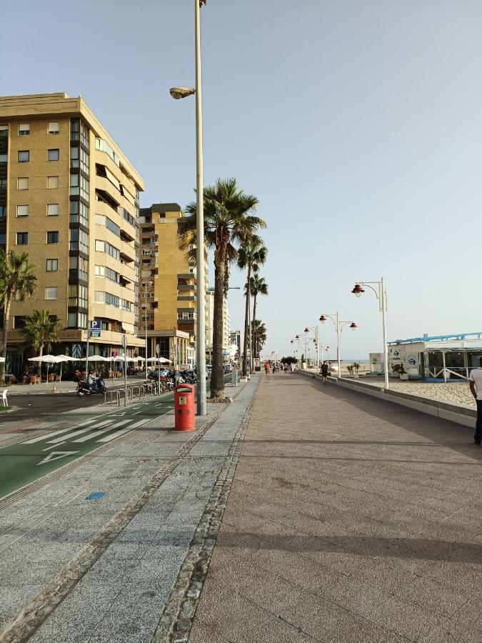 דירות קדיז Piso Avenida Junto A La Playa מראה חיצוני תמונה